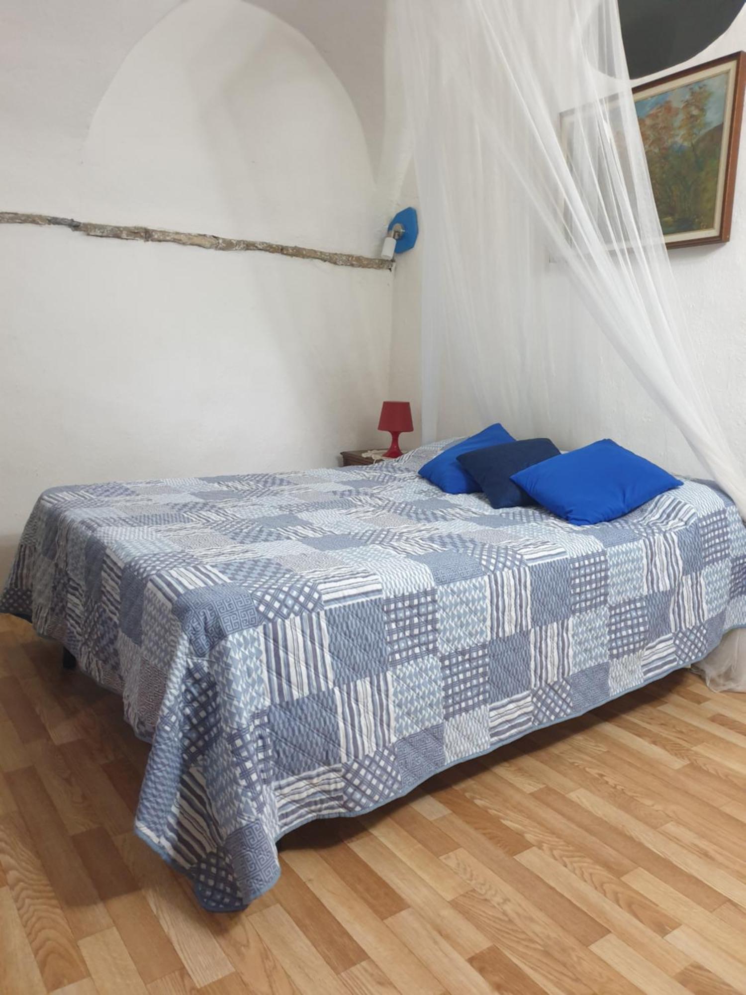 Вилла Casa Di Ingrida Bussana Vecchia Санремо Экстерьер фото